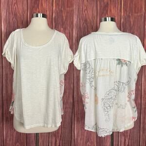 Anthropologie Pilcro Washed Tee Cream Tigers & Rose Size Medium M